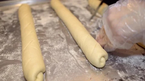 Cutting dough for baking bread Vídeos de archivo 59578877