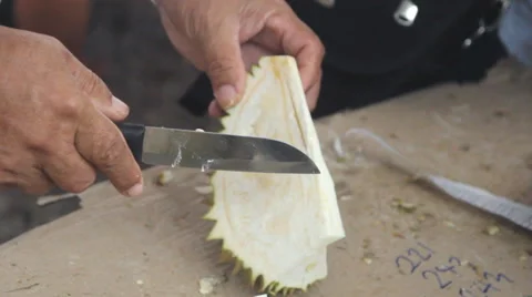 Cutting durian with knives Stock-Footage 65003955