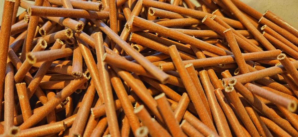 Cutting of electrical cable isolation Stock-Fotos