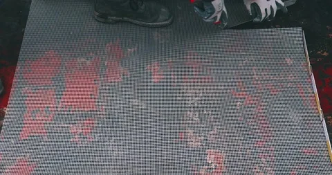 Cutting facade grid on construction site. Vídeo Stock 169571968