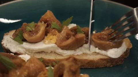 Cutting fig bruschetta Stock Footage 113527547