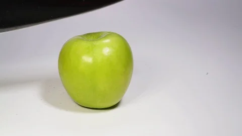Cutting green apple 库存影片 97290195