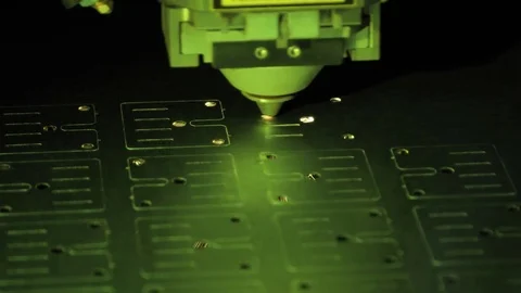 Cutting laser of sheet metal on automatic machine Видео 75566254