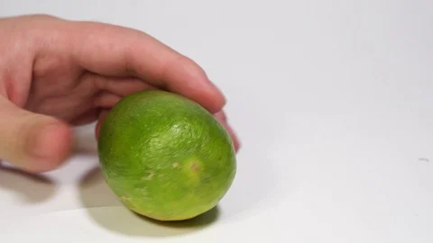 Cutting lemon 库存影片 97290763