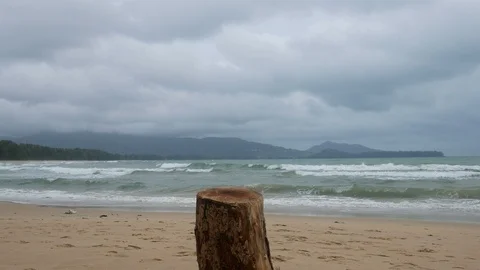Cutting log stand on beach like a table for put something on ,  Background ar Stock-Footage 94496729