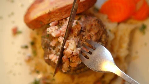 Cutting Meat Ball on Plate 스톡 동영상 113283946