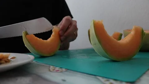 Cutting melon slices Stock-Footage 157809029