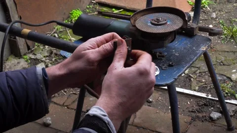 Cutting metal with a grinder 스톡 동영상 306782506