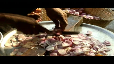 Cutting Onions Stockbeeldmateriaal 653519