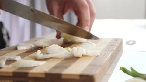 Cutting onions 스톡 동영상 137211391