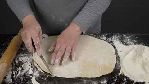 Cutting pasta from dough Video stock 172993011