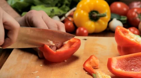 Cutting peppers - tracking shot 스톡 동영상 12721457