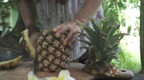 Cutting a pinneaple 2 Stock Footage 43134151