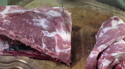 Cutting pork ribs Video stock 55775114