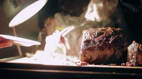 Cutting Prime Rib Video stock 53526759