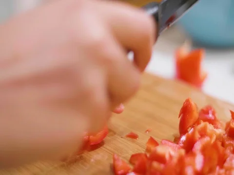 Cutting a red pepper in slow motion Stock-Footage 80545199