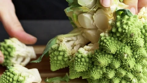 Cutting a  Romanesco broccoli Stock Footage 71500933