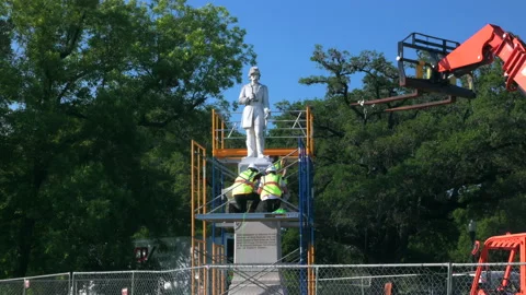 Cutting Statue Loose Video stock 133366907