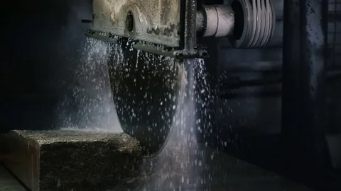 Cutting stone with water jet cutting machine Stockbeeldmateriaal 83522855