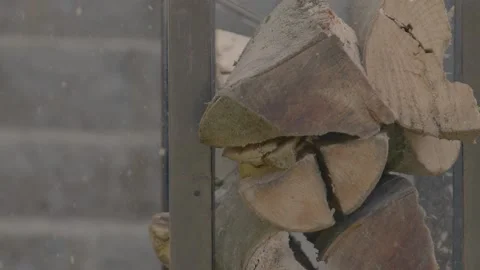 Cutting through wood with chainsaw Video stock 161752558