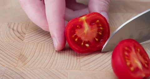 Cutting a tomato Video stock 239017017