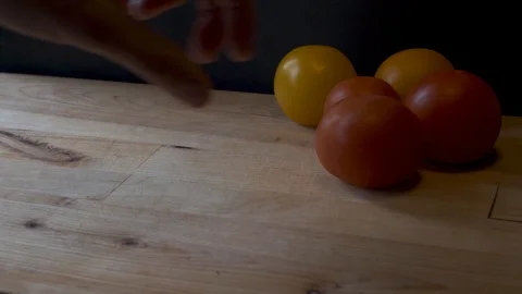 Cutting Tomatoes Video stock 112376928