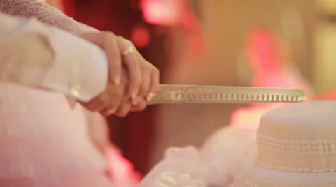 Cutting wedding cake Stock Footage 61911191