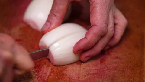 Cutting White Onion - Precision and Technique in the Kitchen Vidéo 278218962