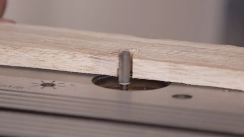 Cutting into wood with a Dremel bit Vídeo Stock 118534050