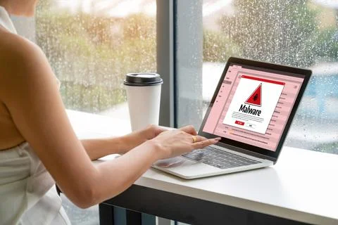 Cyber attack malware alert show computer screen display threat detected snugly Foto stock