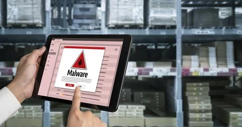 Cyber attack malware alert show computer screen display threat detected snugly Stock-Fotos