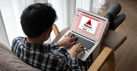 Cyber attack malware alert show computer screen display threat detected snugly Stock-Fotos
