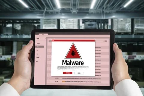 Cyber attack malware alert show computer screen display threat detected snugly Foto stock