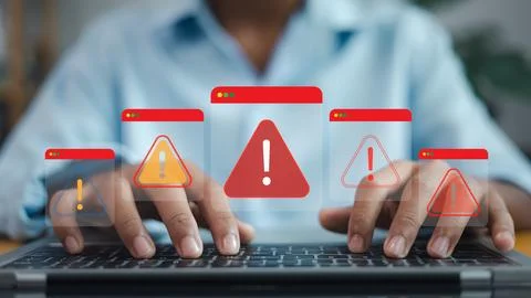 Cyber Security Alert System Error on Laptop, Online Warning Notification Co.. 스톡 사진