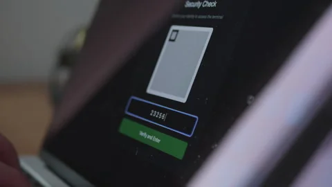 Cyber security concept: entering passcode on a terminal Vídeos de archivo 335521975