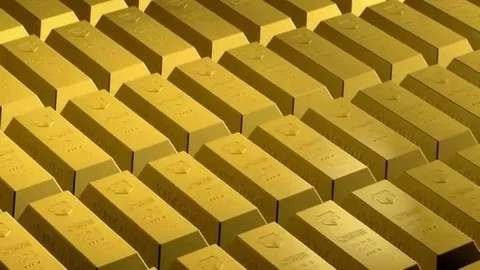 Cyclical (loop) movement of gold bars Stock Footage 98247065