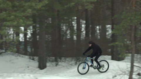 Cycling in the winter. Stock Footage 124609162