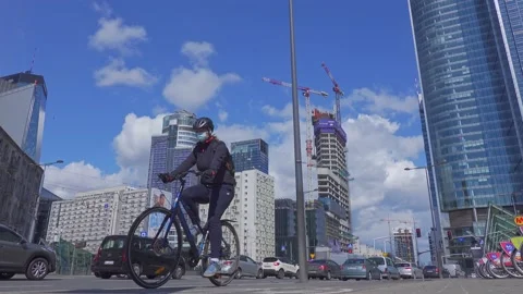 Cyclist on bicycle path. Video stock 155025026