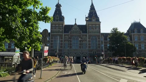 Cyclist in centre Amsterdam Video stock 76359101