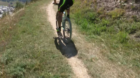 Cyclist going fast on trail Stock-Footage 37587001