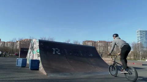 Cyclist jumps on springboard Video stock 102501181