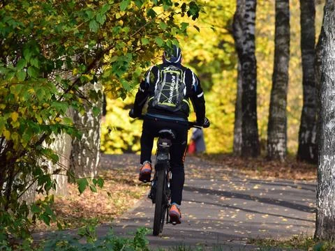Cyclist in the park Stockfoto's