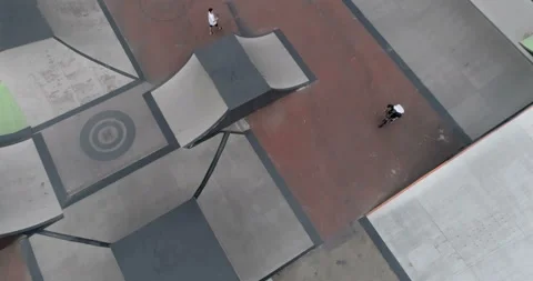 Cyclist perform trick in jump Video stock 103025367