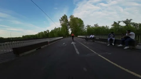 Cyclist rides in the park Video stock 204937028