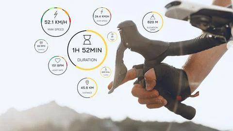 Cyclist sharing data after ride including max speed, average speed, heart rate Foto stock