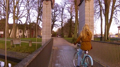 Cyclists on the bridge. Stock Footage 33772902