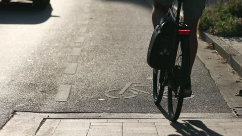 Cyclists Video stock 137778577