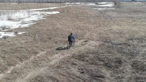 Cyclists ride on the road. 動画素材 151376288