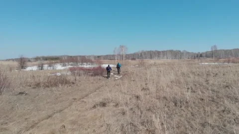 Cyclists ride on the road. 動画素材 151376333