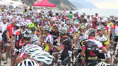 Cyclists waiting for the race to begin Stock Footage 22204343